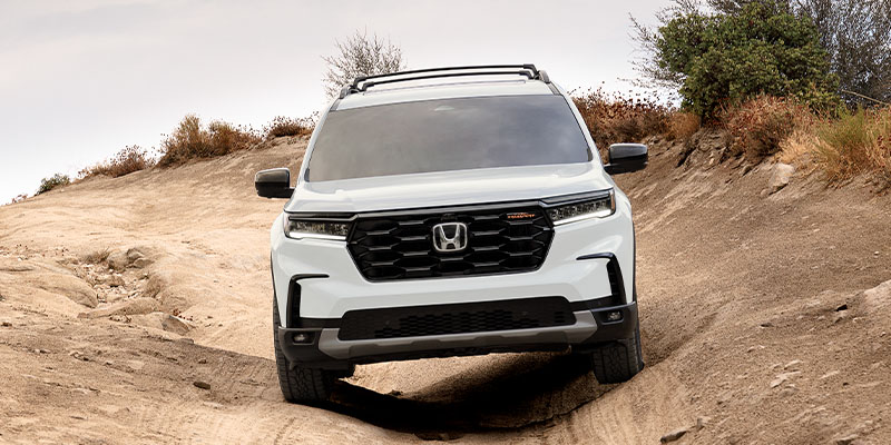 white front view of 2025 honda pilot