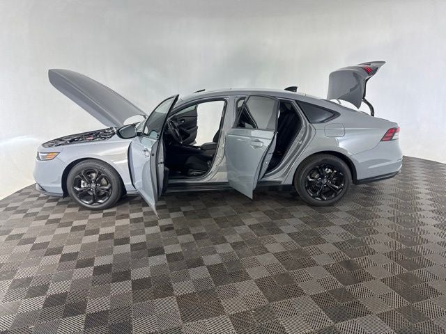 2025 Honda Accord SE - Photo 12