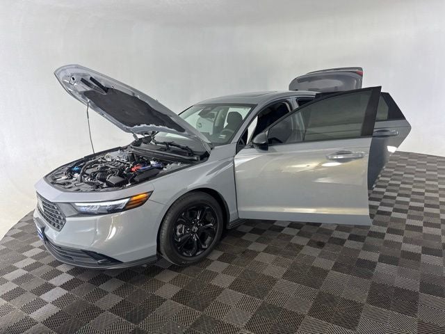 2025 Honda Accord SE - Photo 13