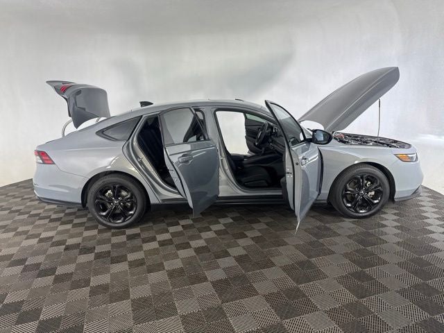2025 Honda Accord SE - Photo 17