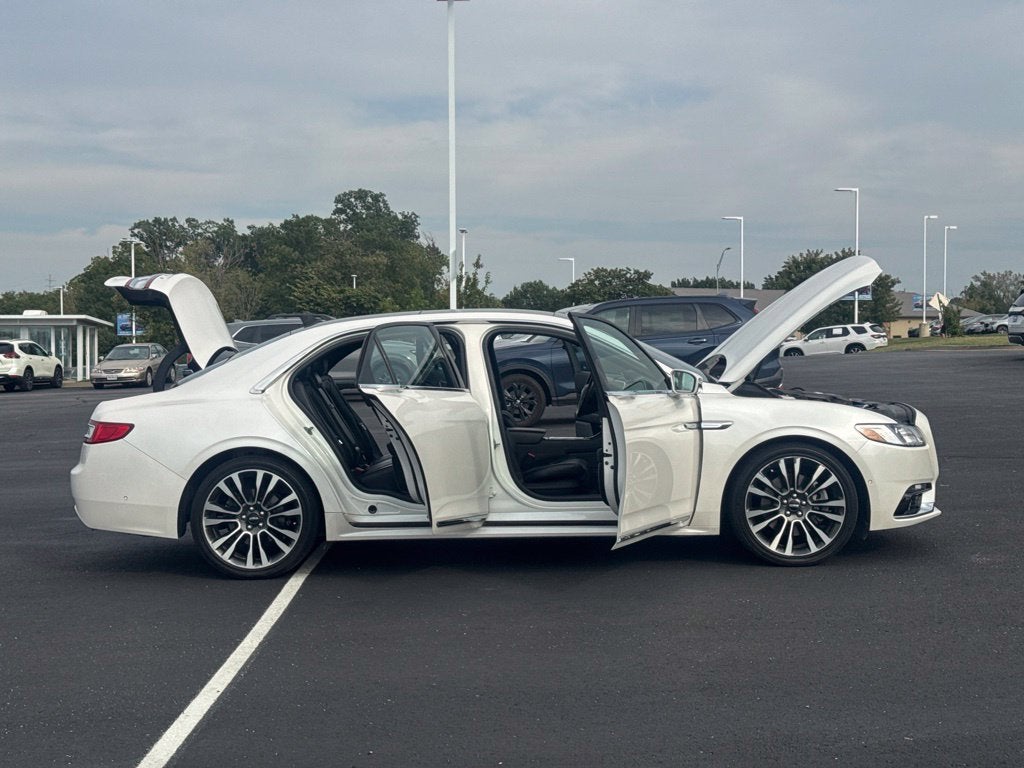 2018 Lincoln Continental Select