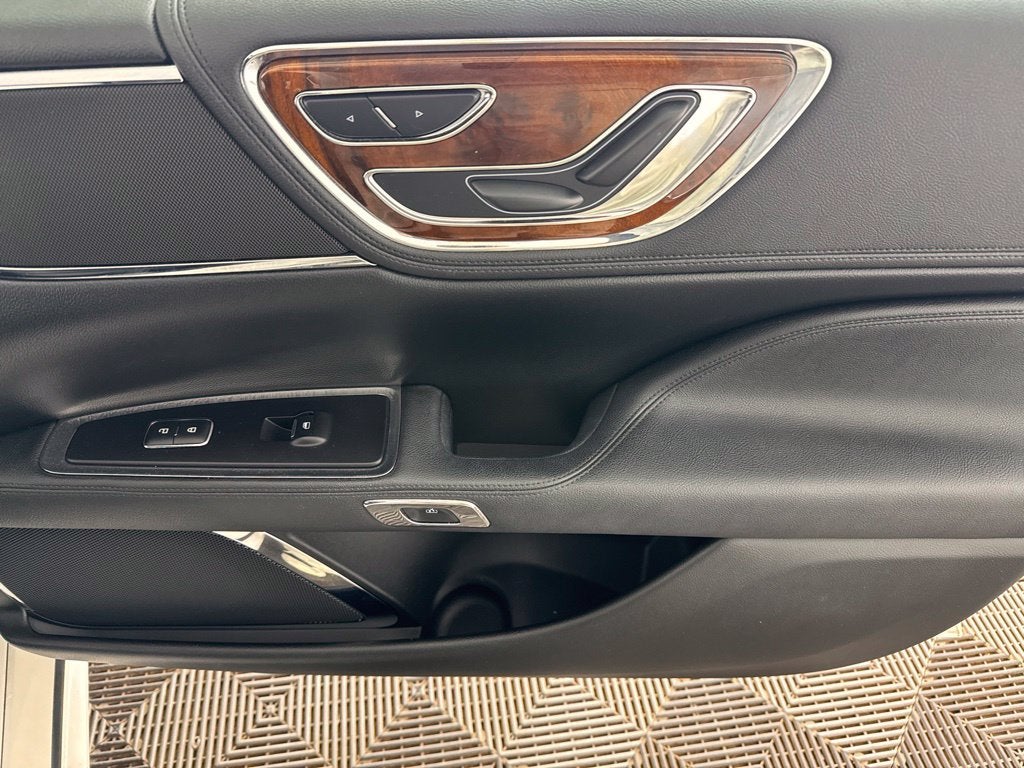 2018 Lincoln Continental Select