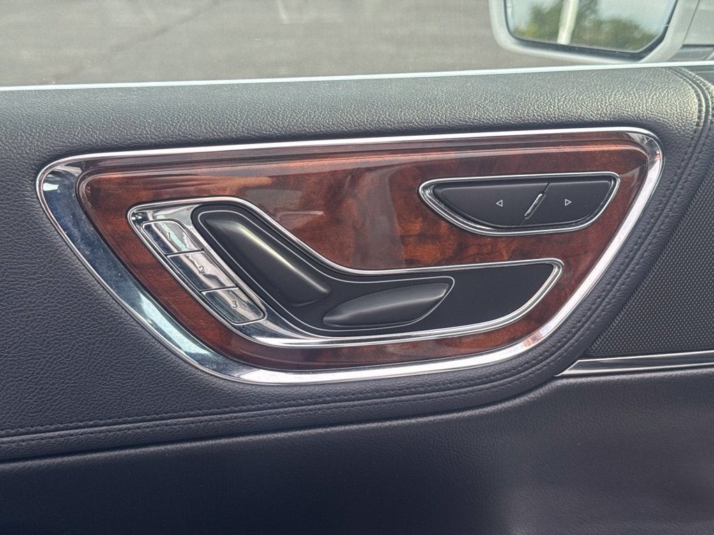 2018 Lincoln Continental Select