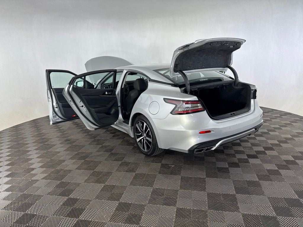 2022 Nissan Maxima SV