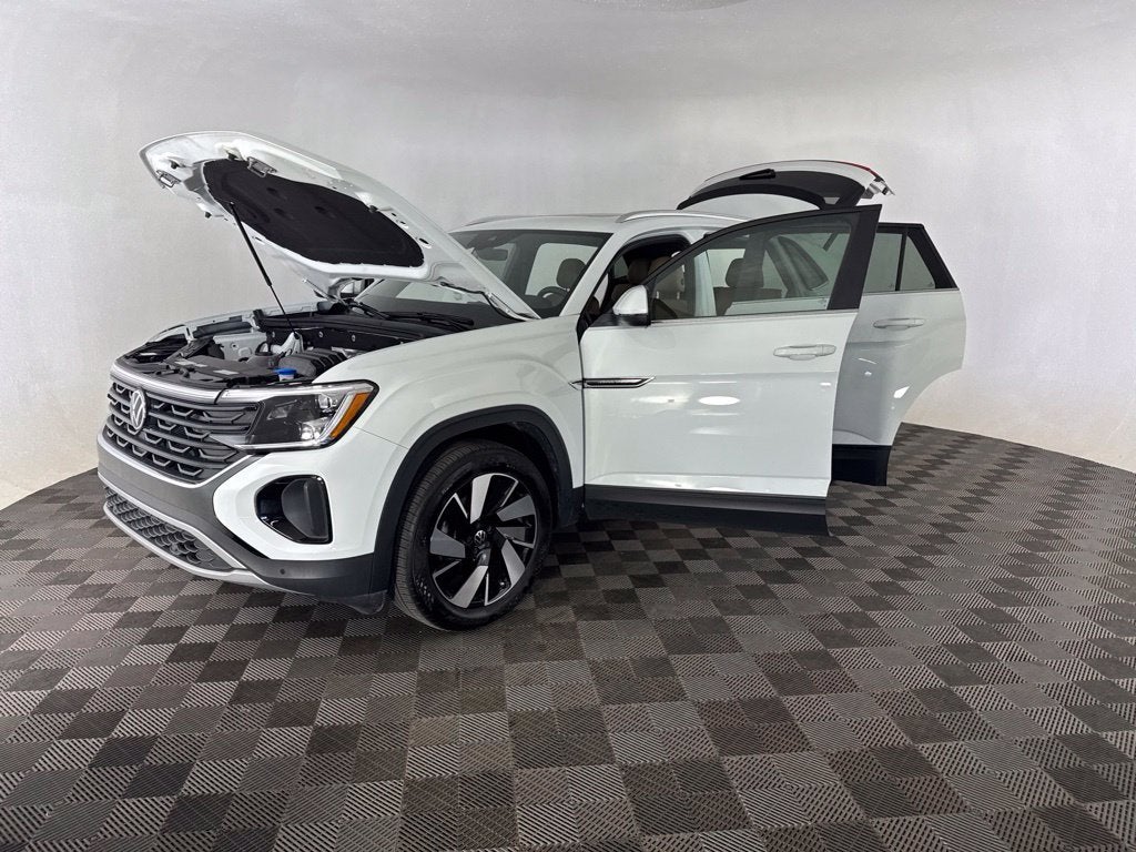 2025 Volkswagen Atlas Cross Sport 2.0T SE w/Technology
