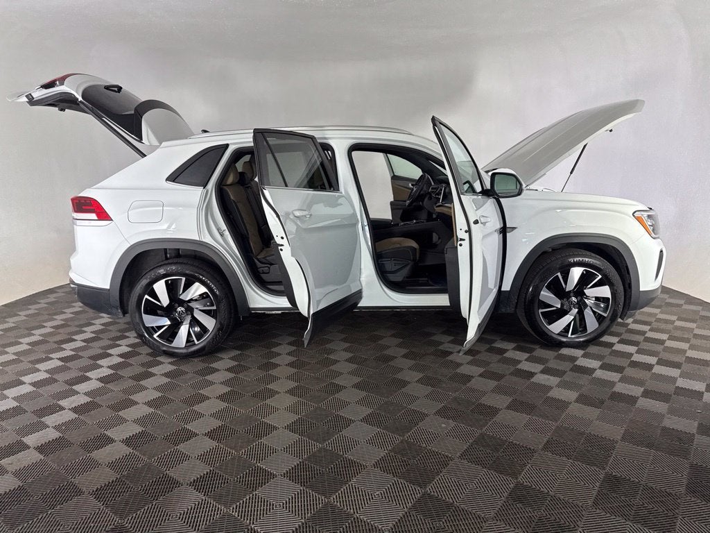 2025 Volkswagen Atlas Cross Sport 2.0T SE w/Technology