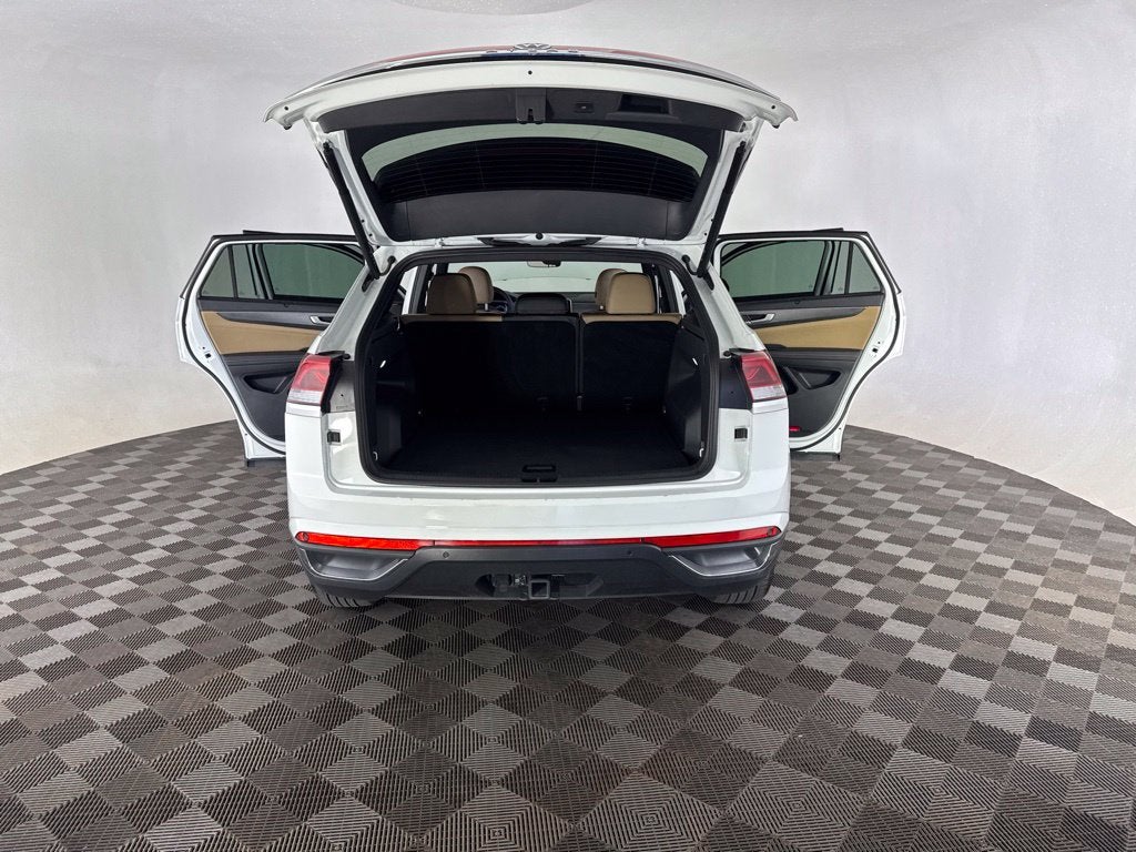 2025 Volkswagen Atlas Cross Sport 2.0T SE w/Technology