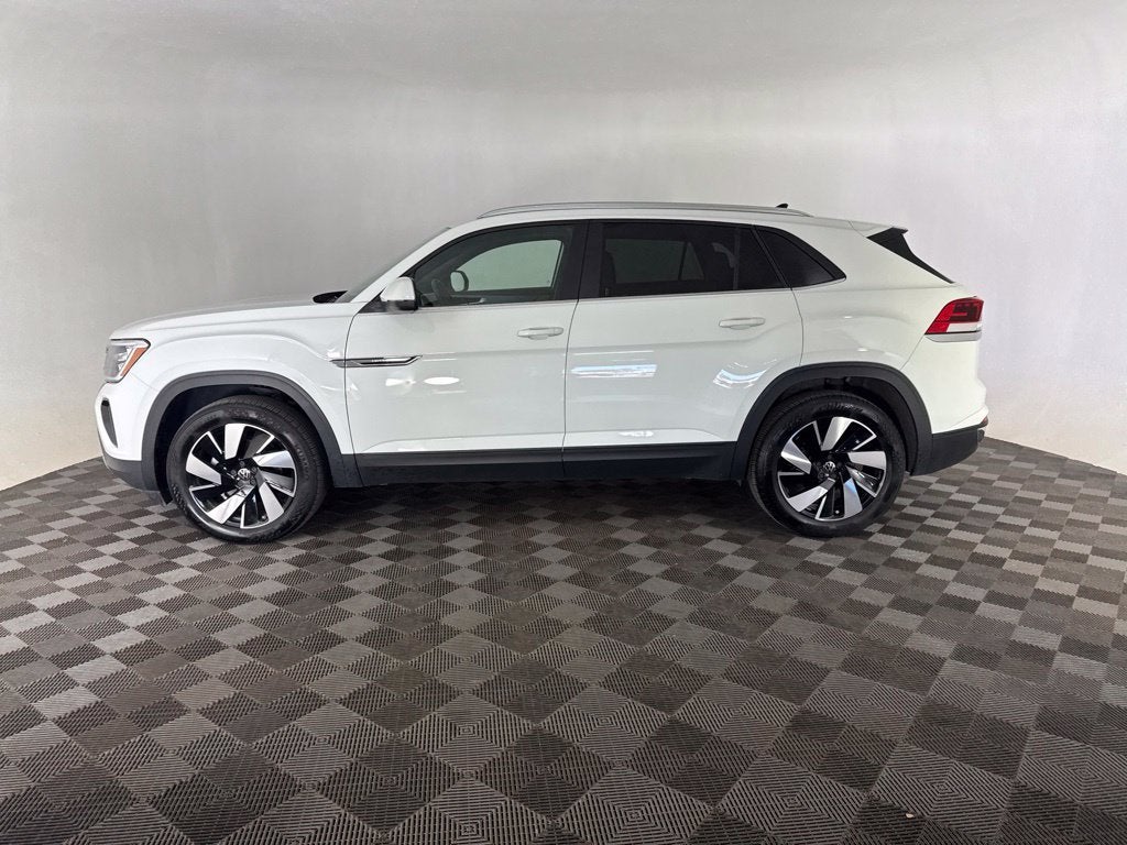 2025 Volkswagen Atlas Cross Sport 2.0T SE w/Technology