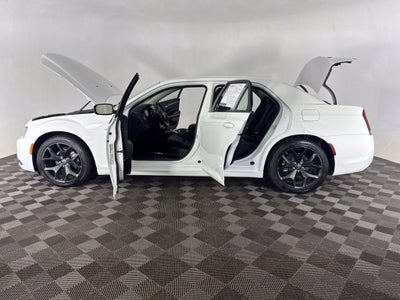 2022 Chrysler 300 Touring