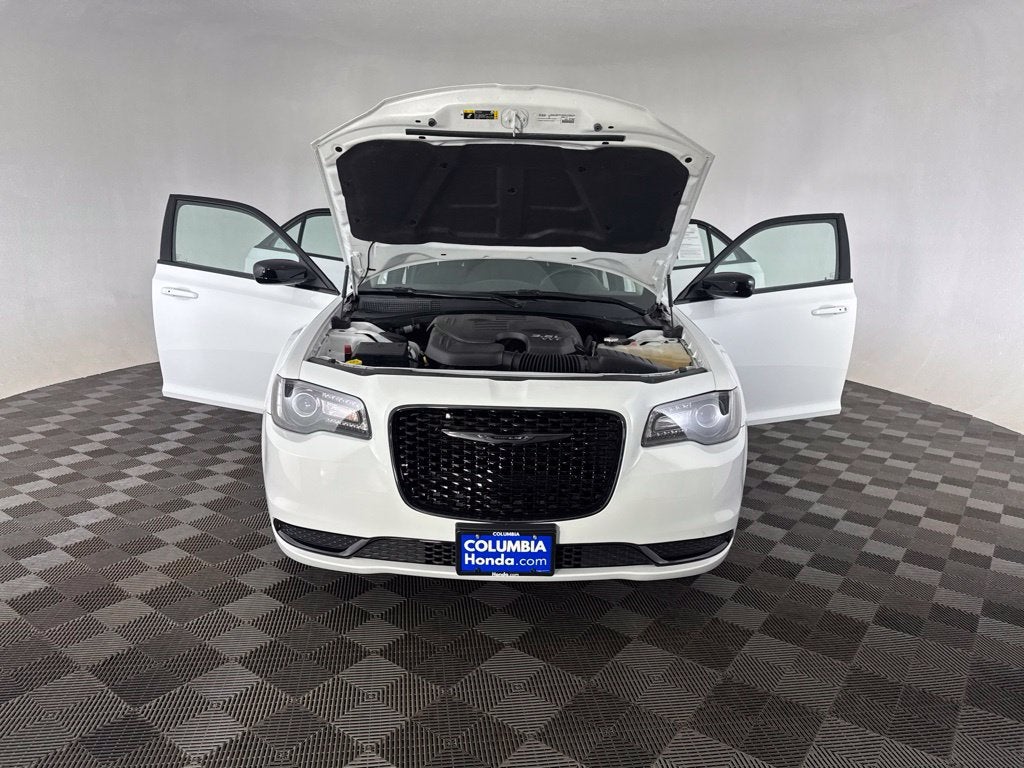 2022 Chrysler 300 Touring