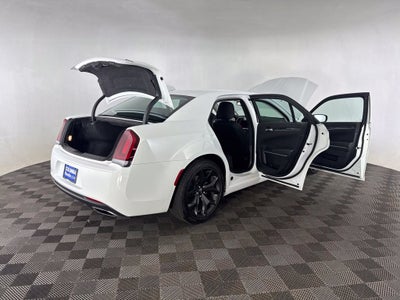 2022 Chrysler 300 Touring
