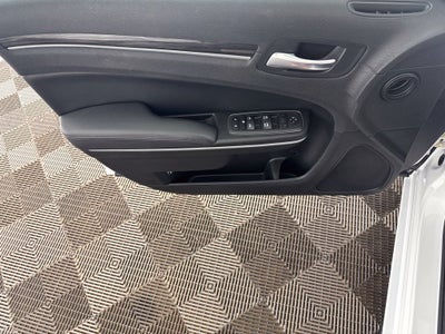 2022 Chrysler 300 Touring