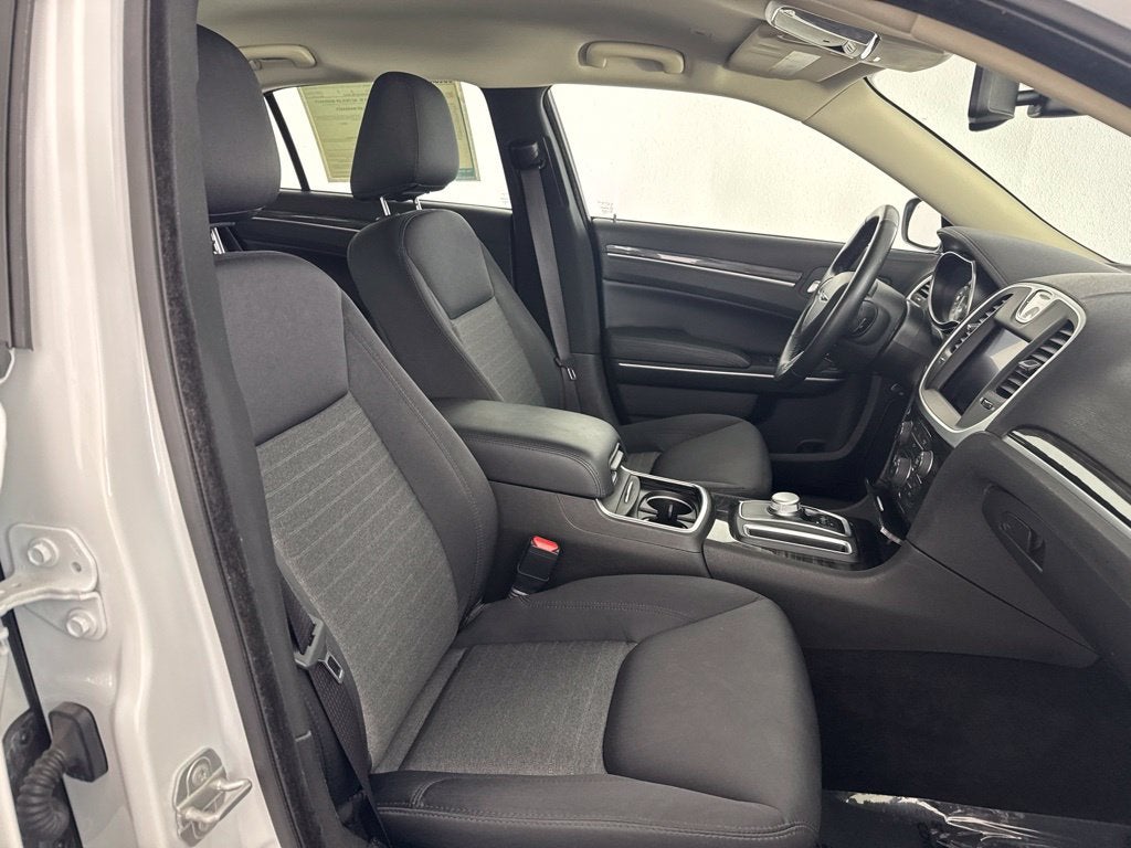 2022 Chrysler 300 Touring