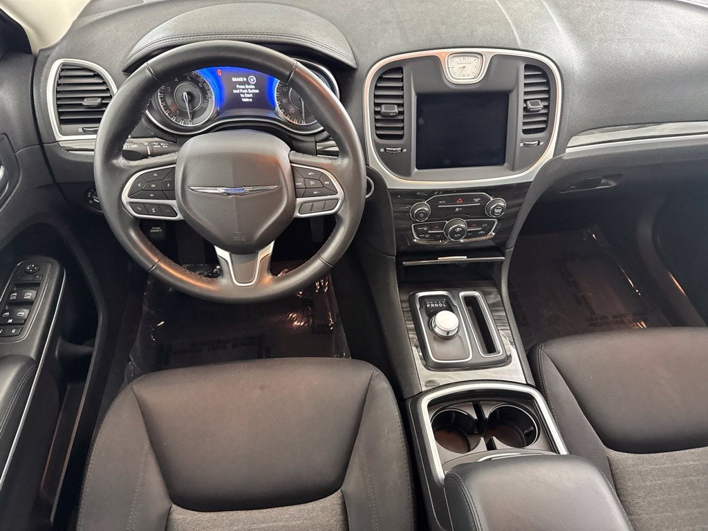 2022 Chrysler 300 Touring
