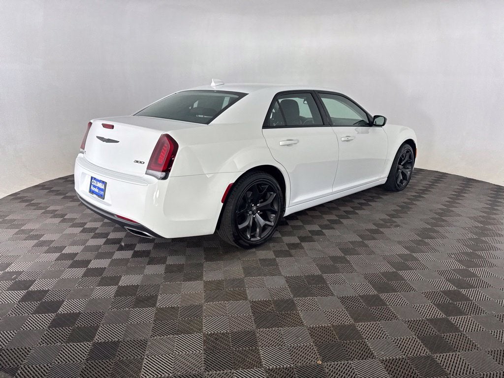2022 Chrysler 300 Touring
