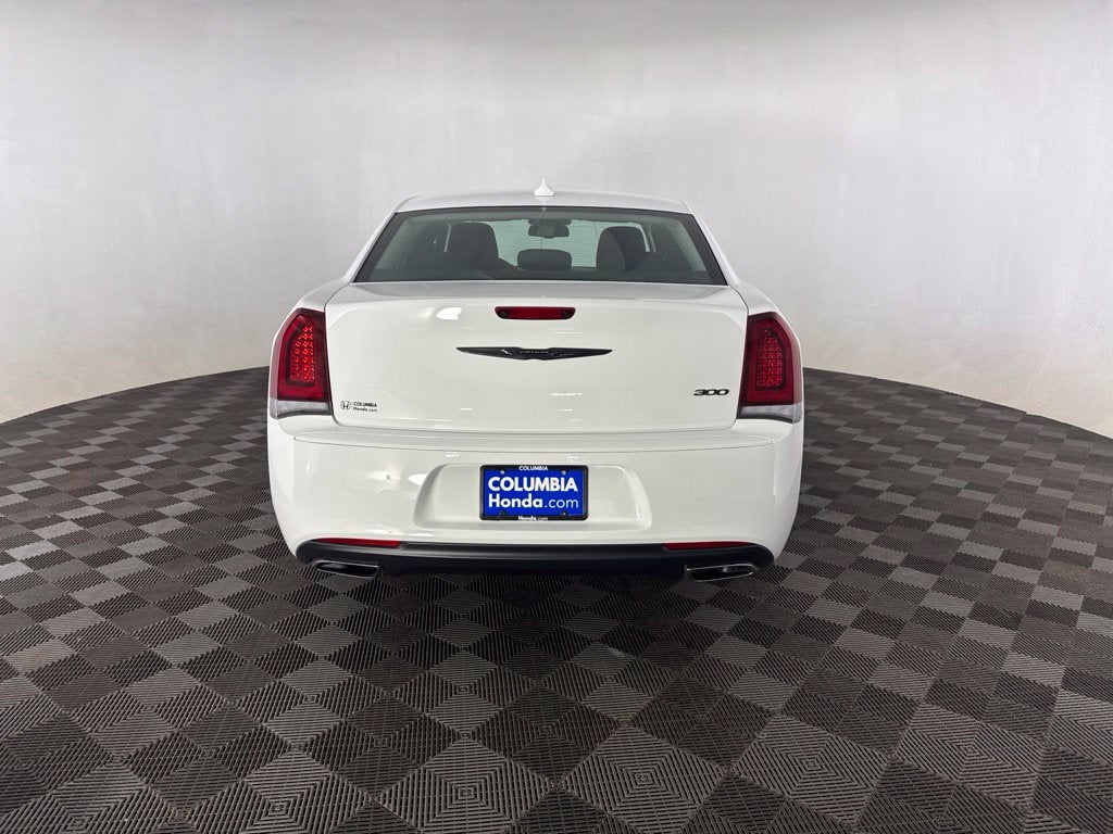 2022 Chrysler 300 Touring