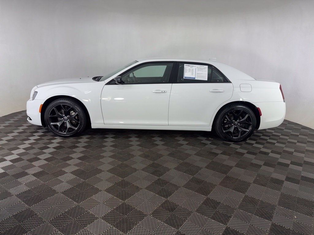 2022 Chrysler 300 Touring