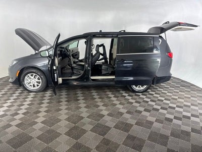 2020 Chrysler Voyager LXI
