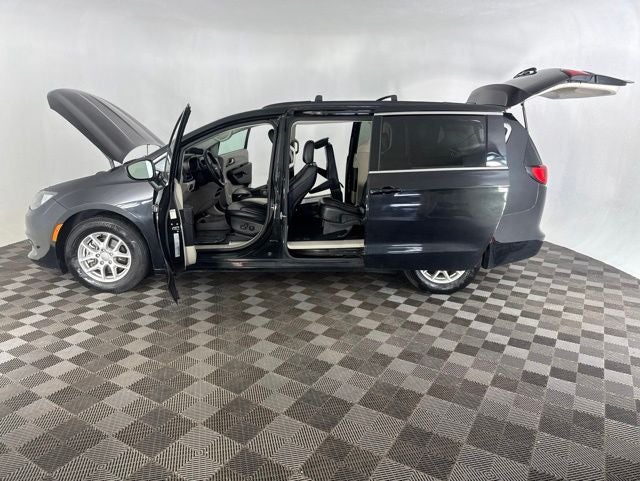 2020 Chrysler Voyager LXI