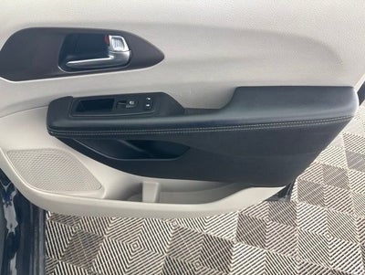 2020 Chrysler Voyager LXI