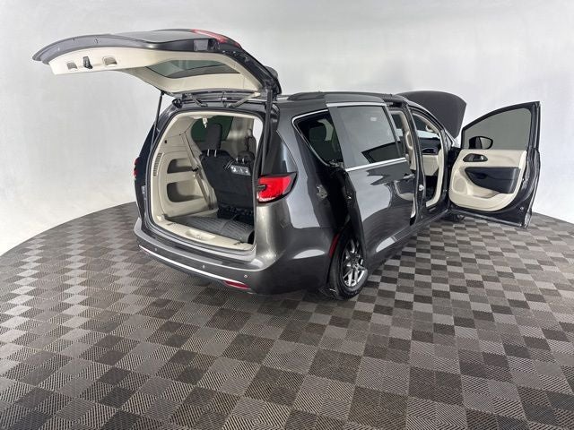 2021 Chrysler Pacifica Touring