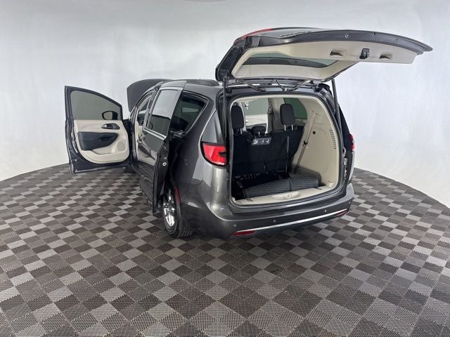 2021 Chrysler Pacifica Touring