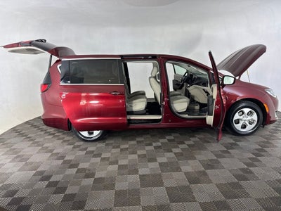 2018 Chrysler Pacifica Hybrid Touring Plus