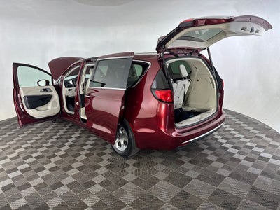 2018 Chrysler Pacifica Hybrid Touring Plus