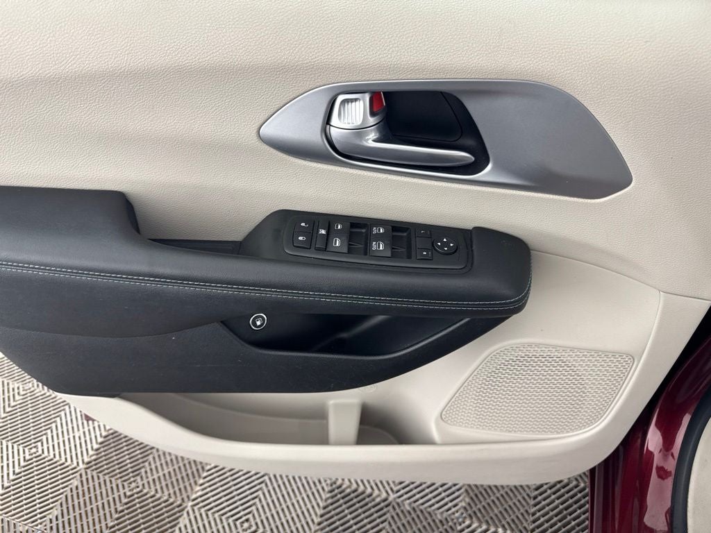 2018 Chrysler Pacifica Hybrid Touring Plus