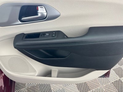 2018 Chrysler Pacifica Hybrid Touring Plus