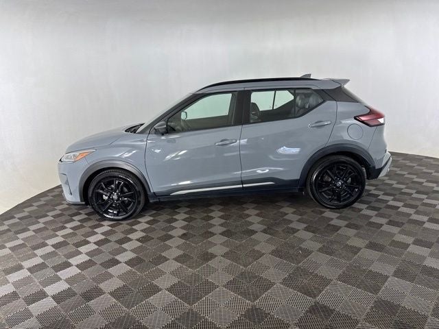 2021 Nissan Kicks SR