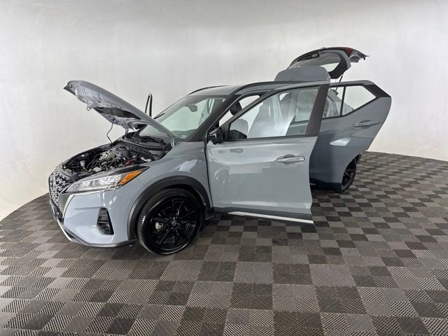 2021 Nissan Kicks SR
