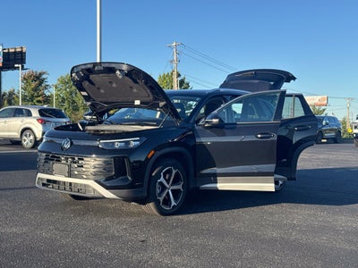 2025 Volkswagen Tiguan 2.0T SE