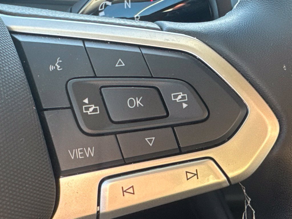2025 Volkswagen Tiguan 2.0T SE