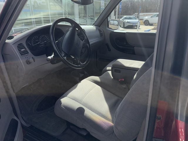 2000 Mazda Mazda B3000 SE