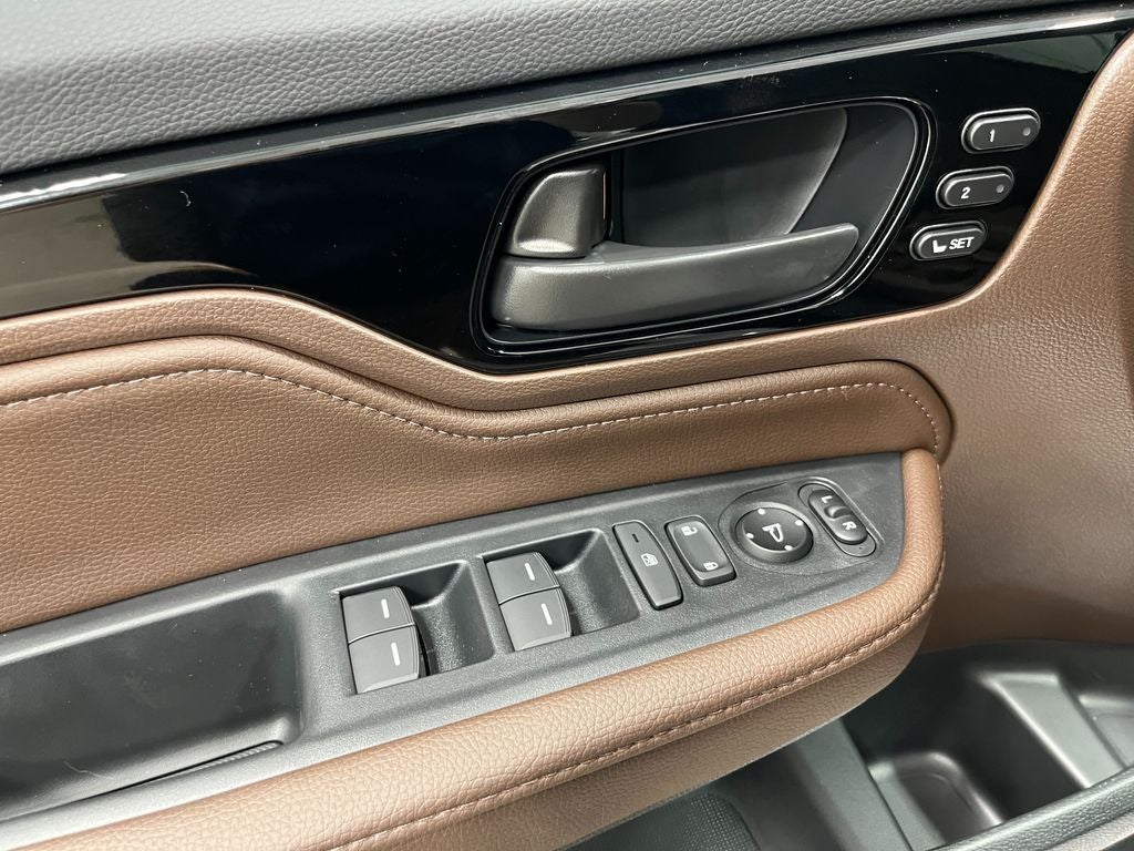 2027 Honda Odyssey Touring FWD