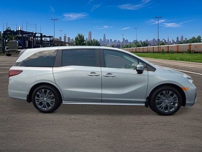 2026 Honda Odyssey Touring FWD