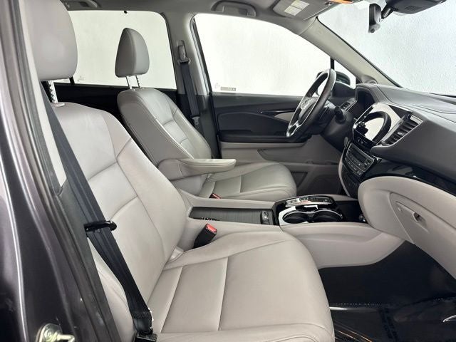 2020 Honda Pilot Touring 8 Passenger