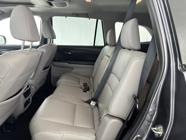 2020 Honda Pilot Touring 8 Passenger