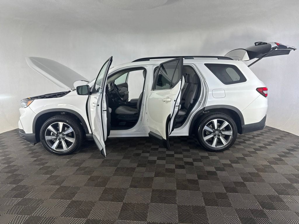 2025 Honda Pilot Touring