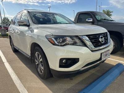 2017 Nissan Pathfinder SL
