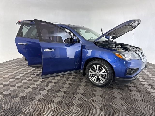 2017 Nissan Pathfinder SL