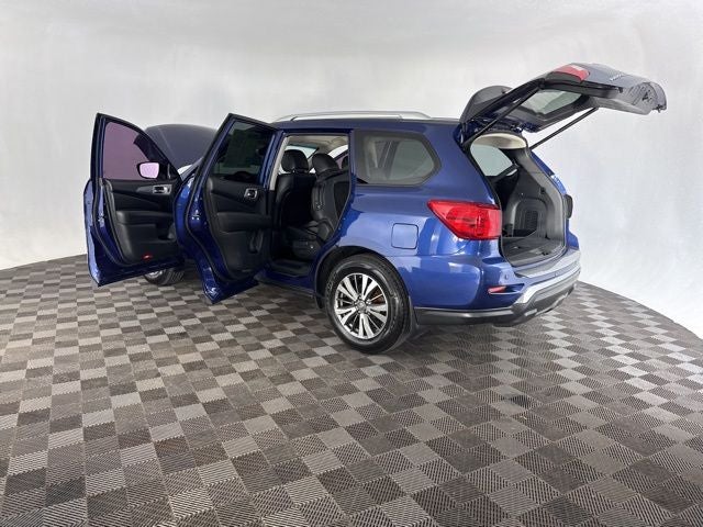 2017 Nissan Pathfinder SL