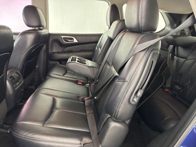 2017 Nissan Pathfinder SL