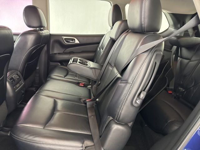2017 Nissan Pathfinder SL