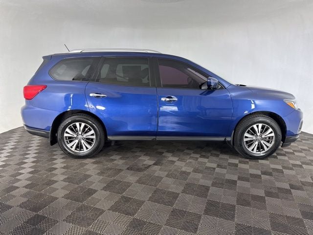 2017 Nissan Pathfinder SL