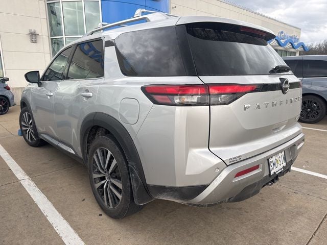 2022 Nissan Pathfinder Platinum