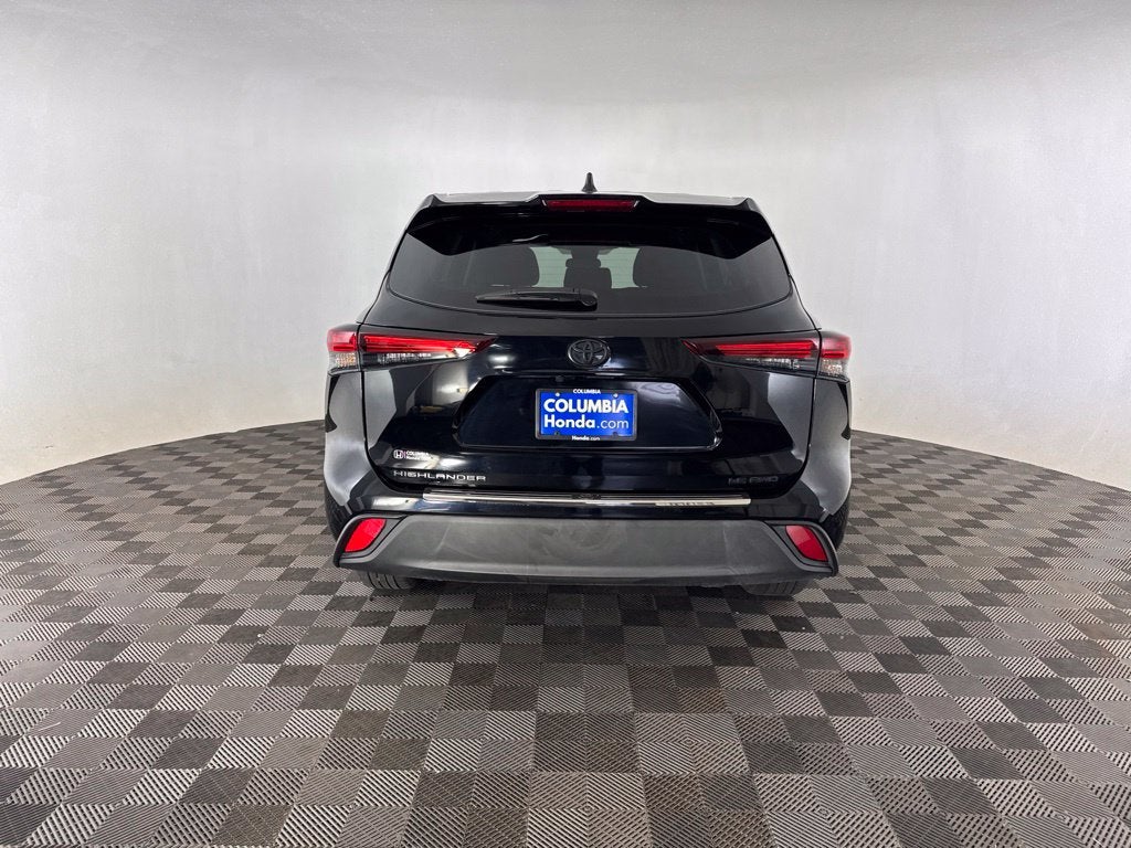 2024 Toyota Highlander LE