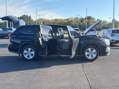 2024 Toyota Highlander LE