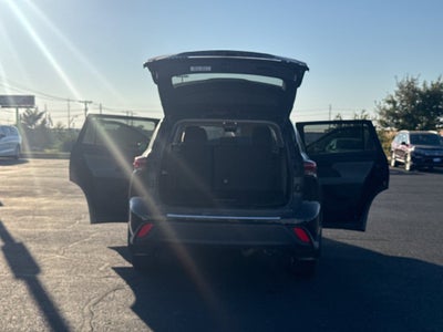 2024 Toyota Highlander LE